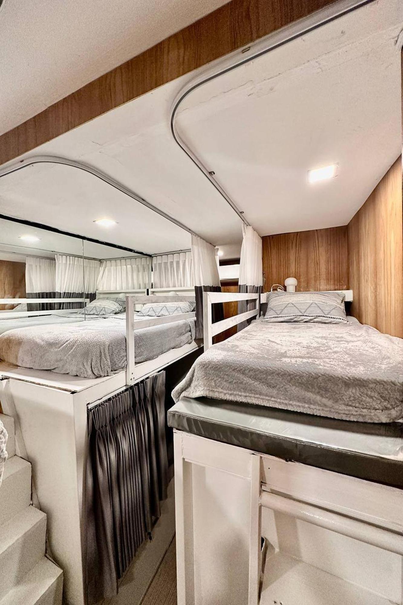 Blu Cabin Ari Stylish Gay Poshtel Bangkok Exterior foto