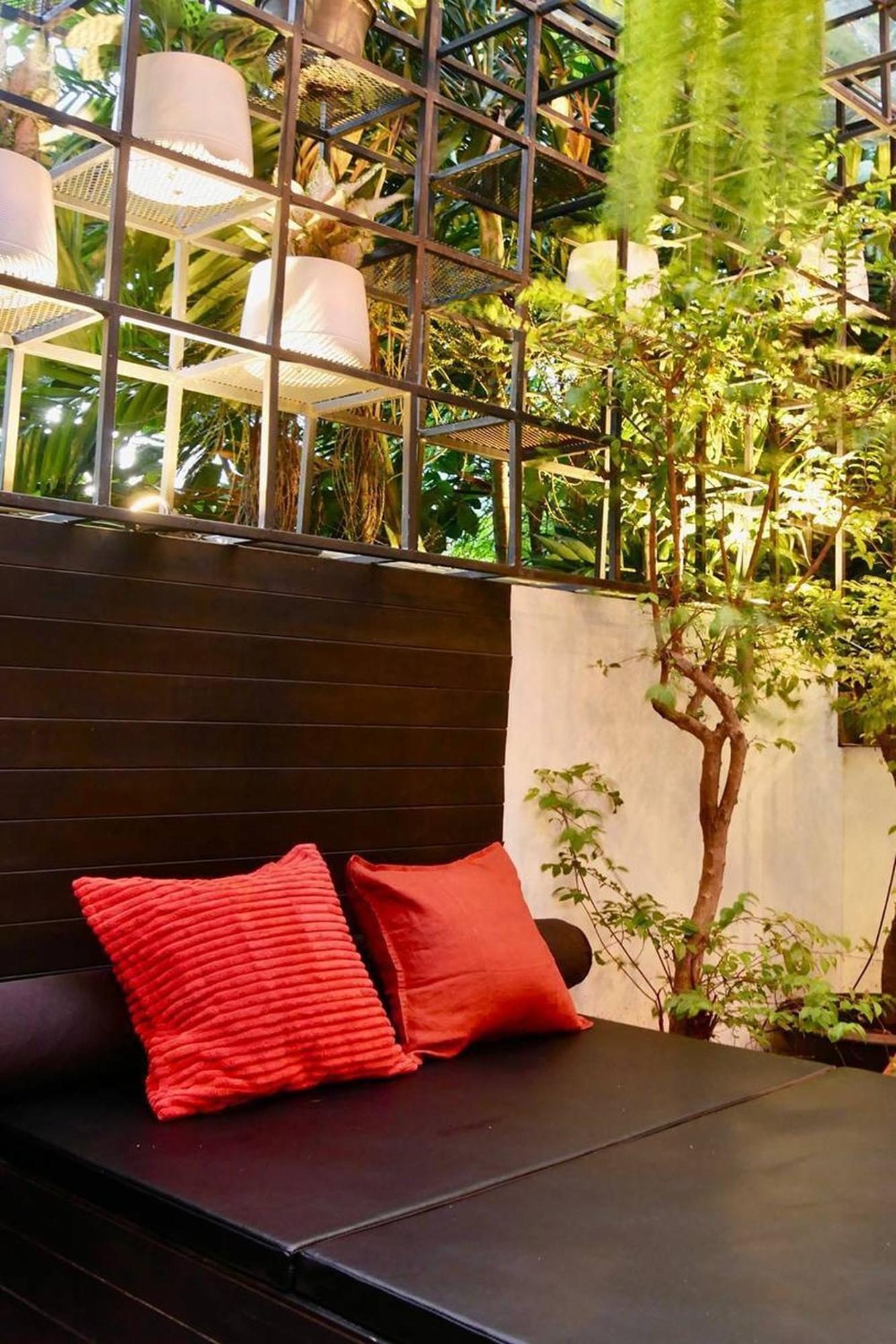Blu Cabin Ari Stylish Gay Poshtel Bangkok Exterior foto
